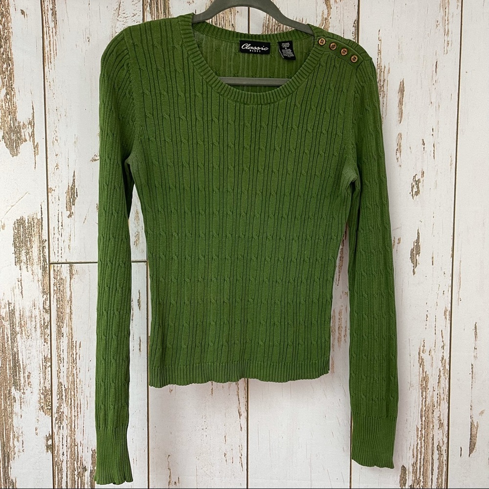 Classic Blues, cable knit Sweater, Size Medium. In excellent condition!